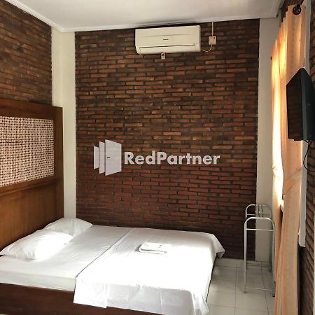 Rifka Annisa Guesthouse Syariah Redpartner 日惹 外观 照片