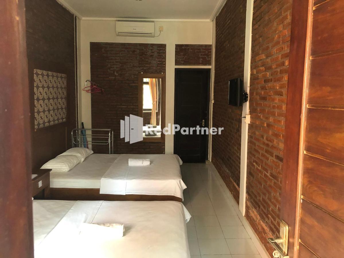 Rifka Annisa Guesthouse Syariah Redpartner 日惹 外观 照片