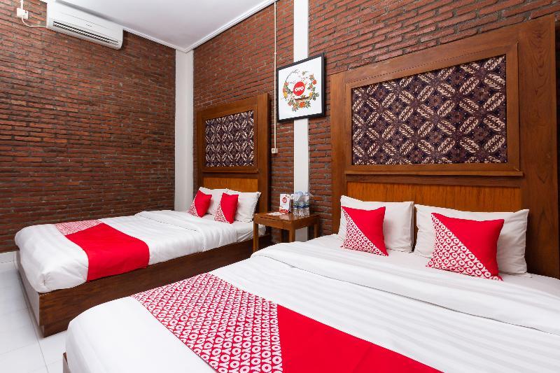 Rifka Annisa Guesthouse Syariah Redpartner 日惹 外观 照片